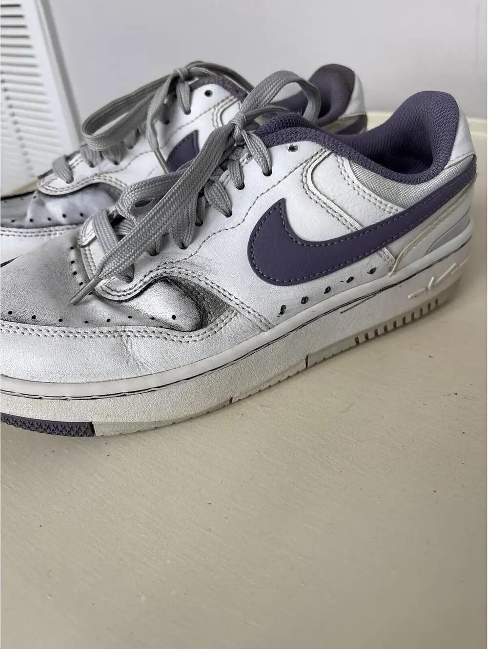 Nike Low Top Sneakers with purple Size 6.5 Girls Kids